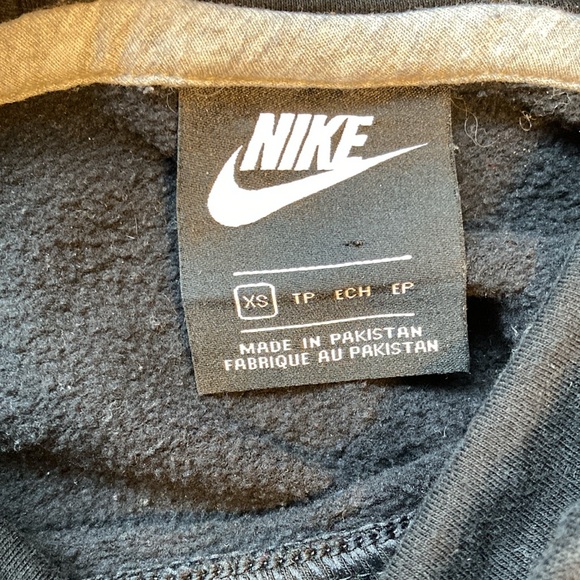 Nike Size XS Pullover Hoodie Sweater with Embroidered Logo - Picture 4 of 6